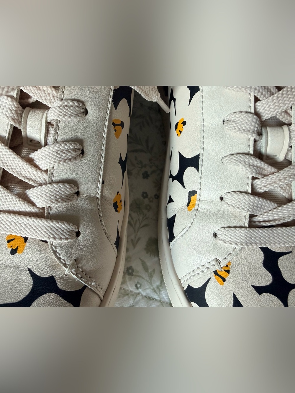 🌸 COACH Lowline Low Top Leather Sneakers (Dramatic Daisy Print) 🌸 - Picture 5 of 15